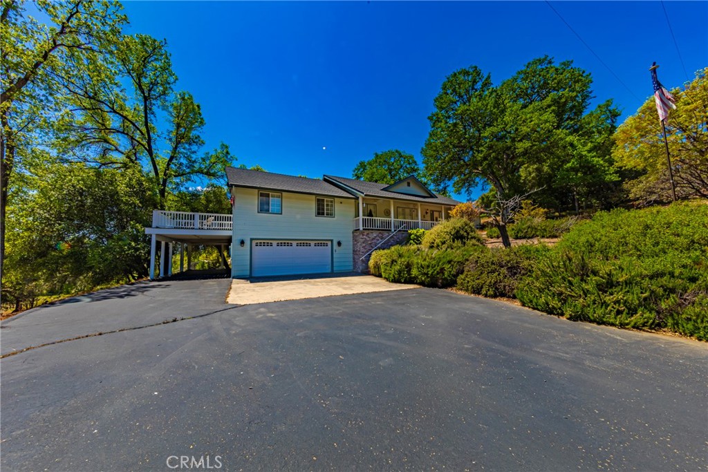 41715 River Falls Rd, Oakhurst, CA 93644