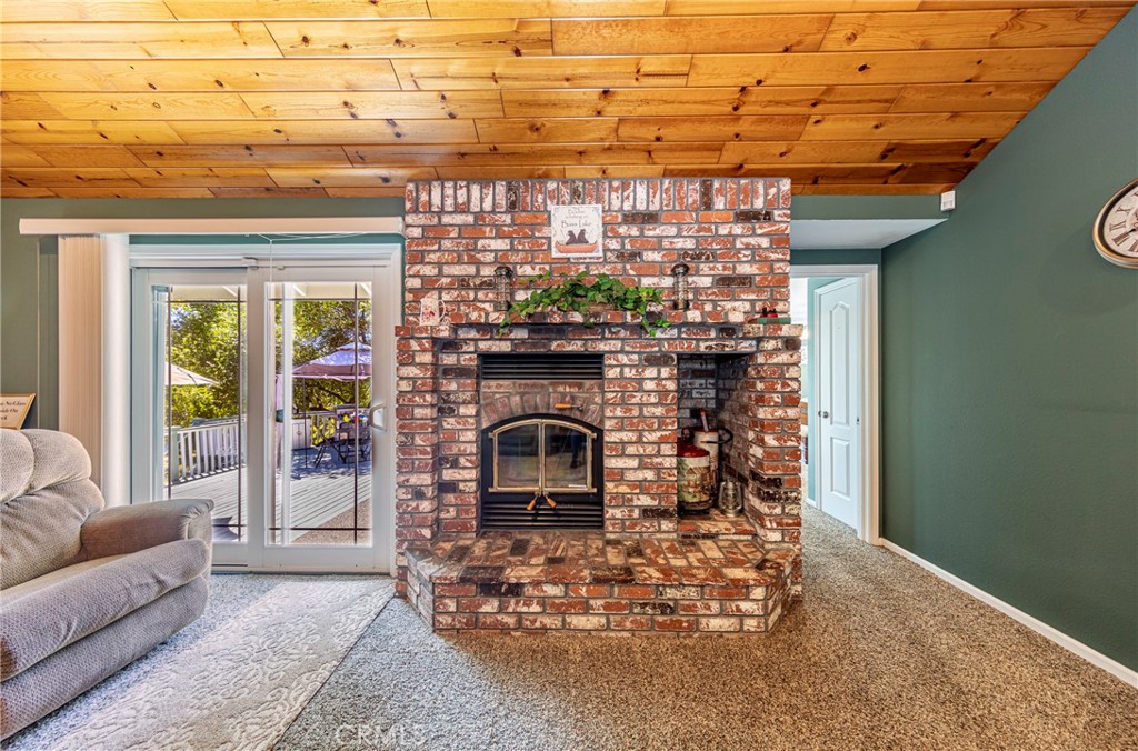 41715 River Falls Rd, Oakhurst, CA 93644