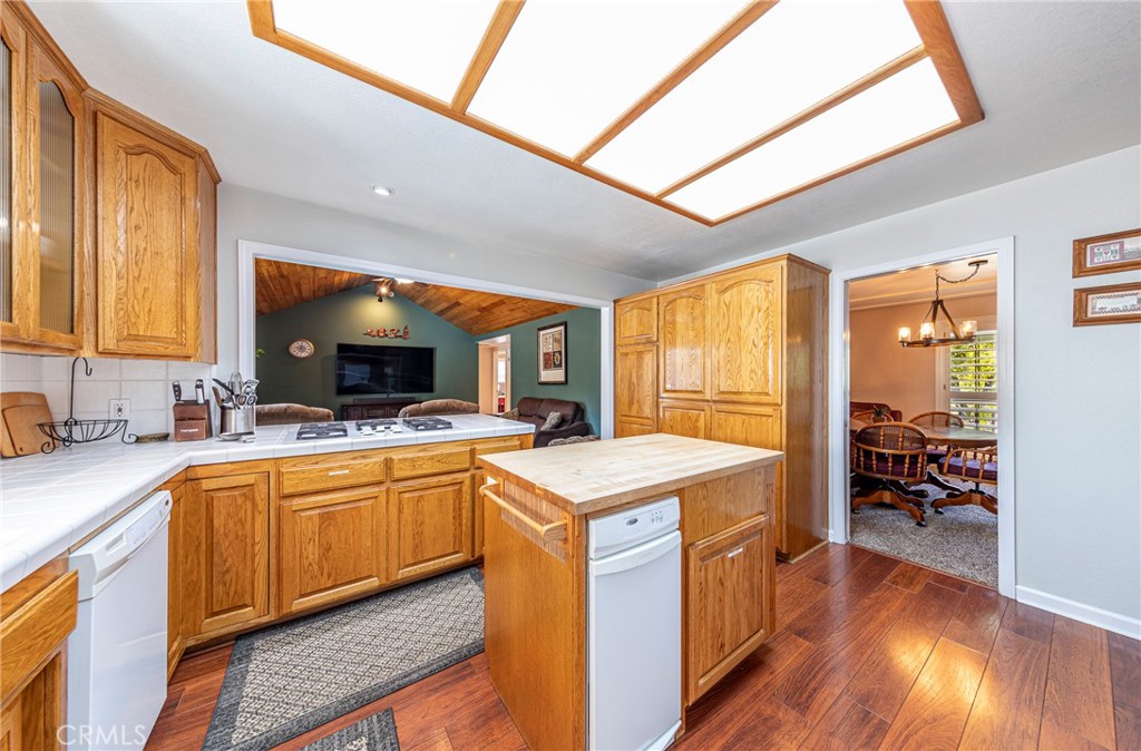 41715 River Falls Rd, Oakhurst, CA 93644