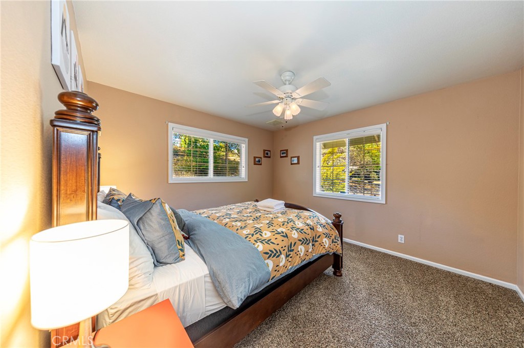 41715 River Falls Rd, Oakhurst, CA 93644