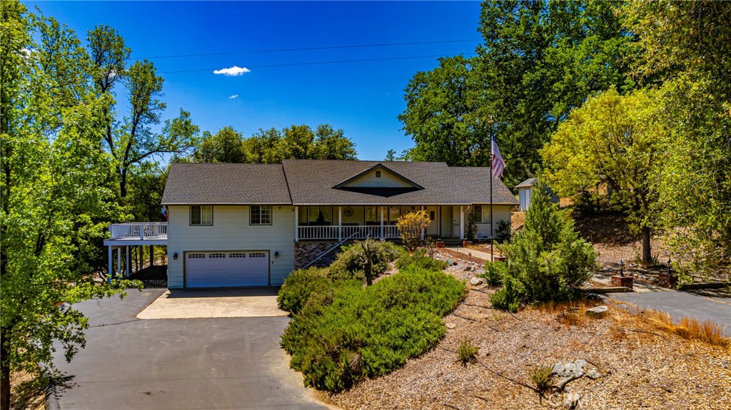 41715 River Falls Rd, Oakhurst, CA 93644