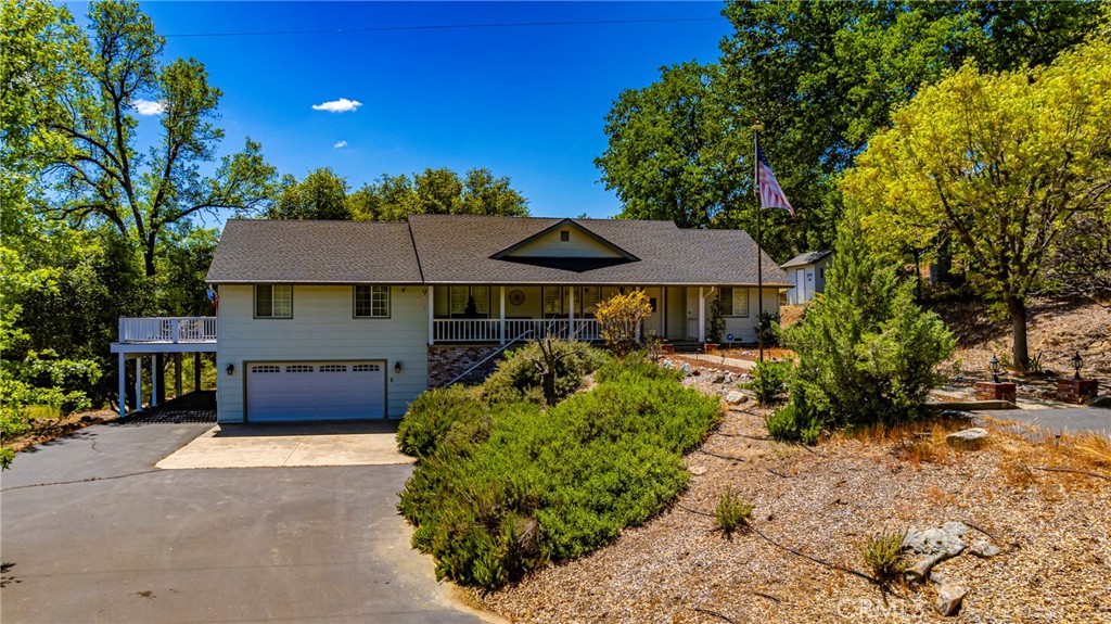 41715 River Falls Rd, Oakhurst, CA 93644