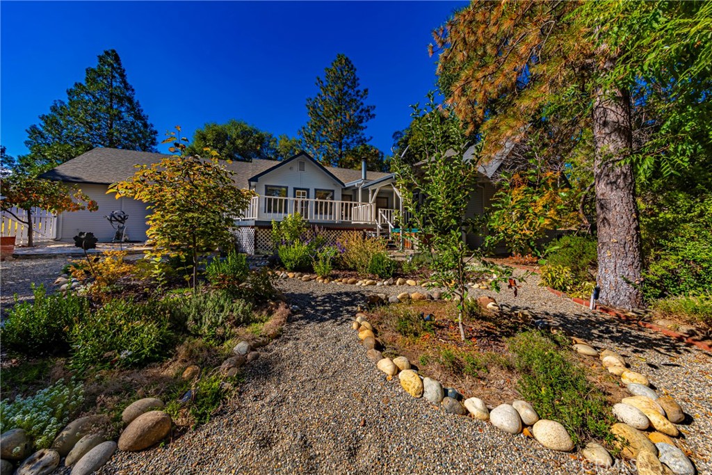 51192 Bon Veu Dr, Oakhurst, CA 93644