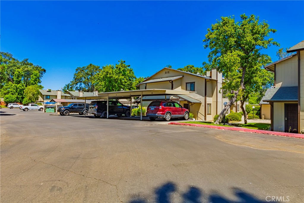 49400 River Park Rd #37, Oakhurst, CA 93644