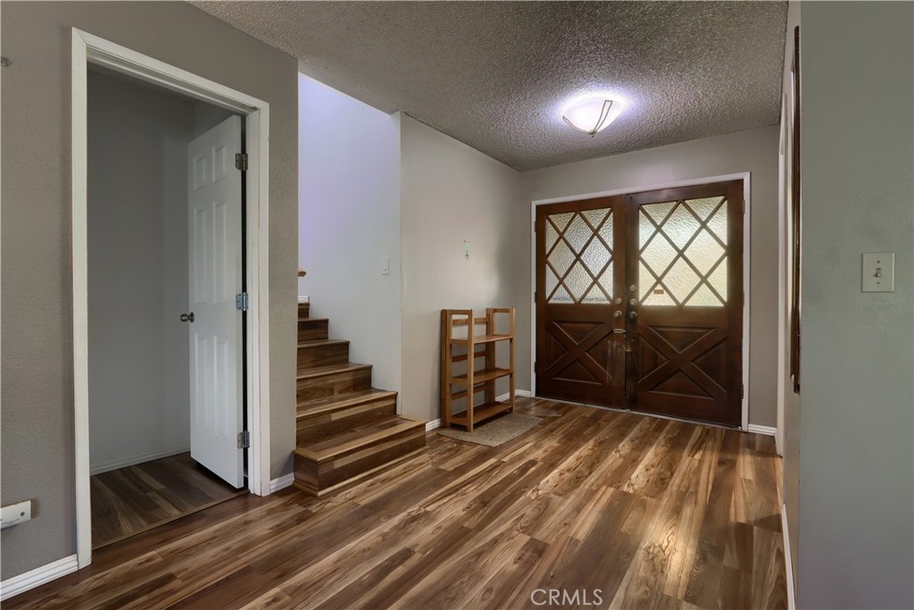 42896 E Country Club Dr, Oakhurst, CA 93644