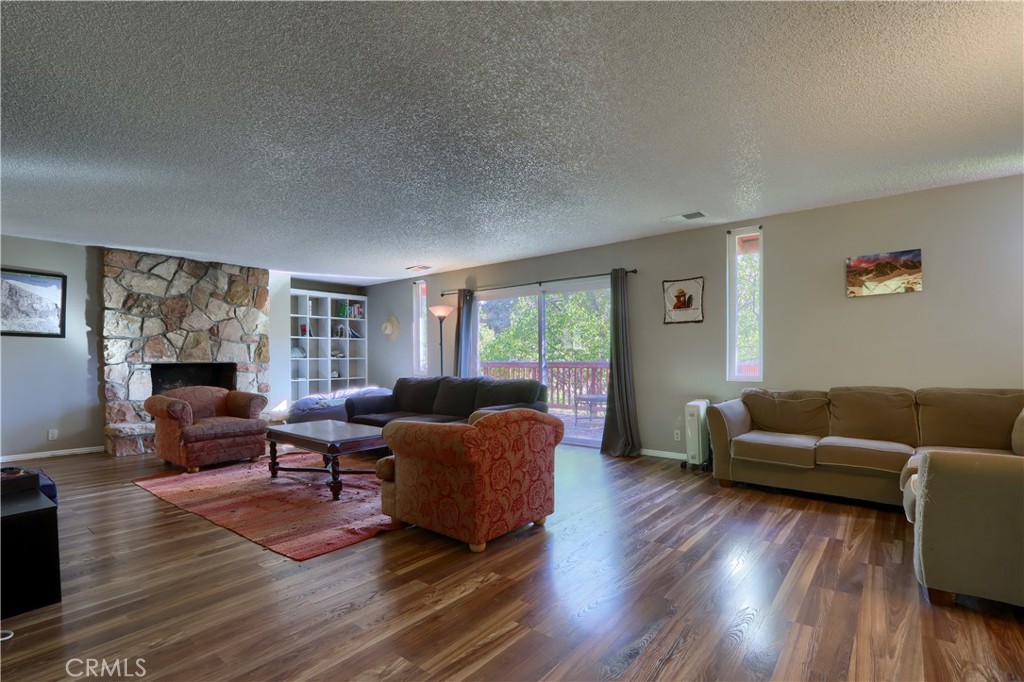 42896 E Country Club Dr, Oakhurst, CA 93644