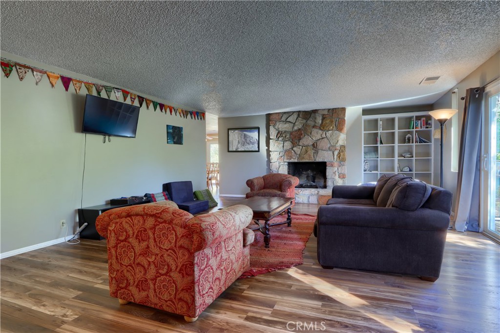 42896 E Country Club Dr, Oakhurst, CA 93644