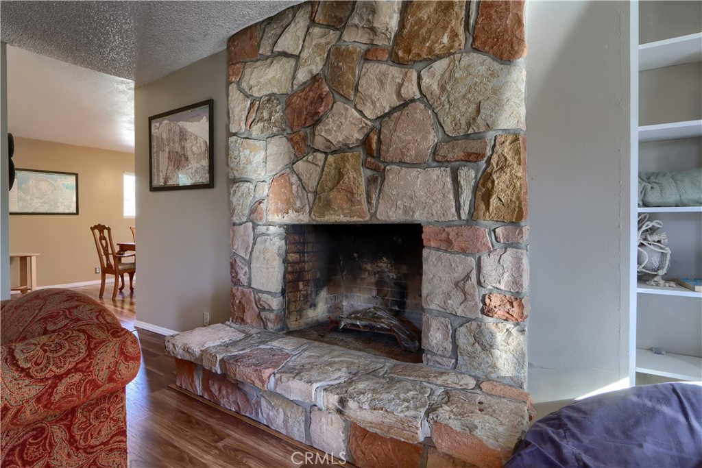 42896 E Country Club Dr, Oakhurst, CA 93644