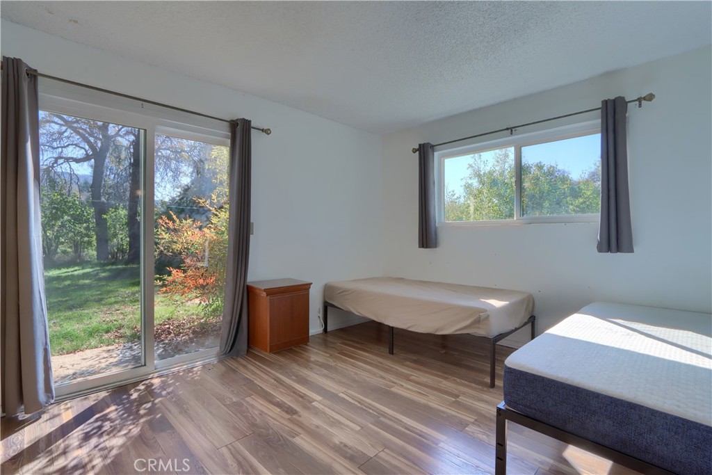 42896 E Country Club Dr, Oakhurst, CA 93644