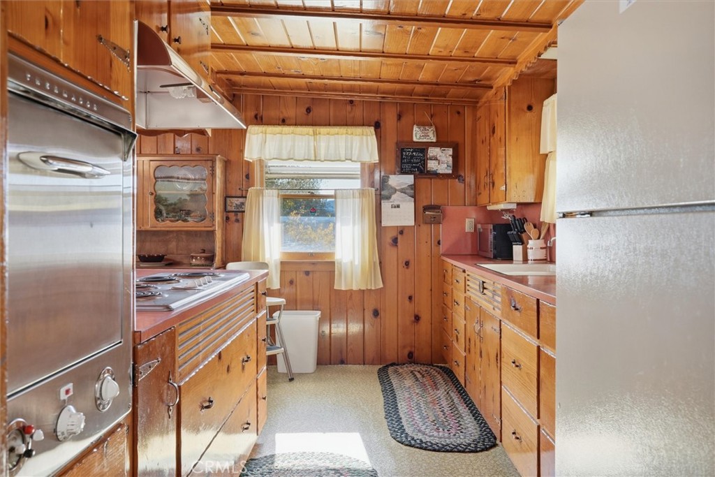 50015 Lilac Ln, Oakhurst, CA 93644