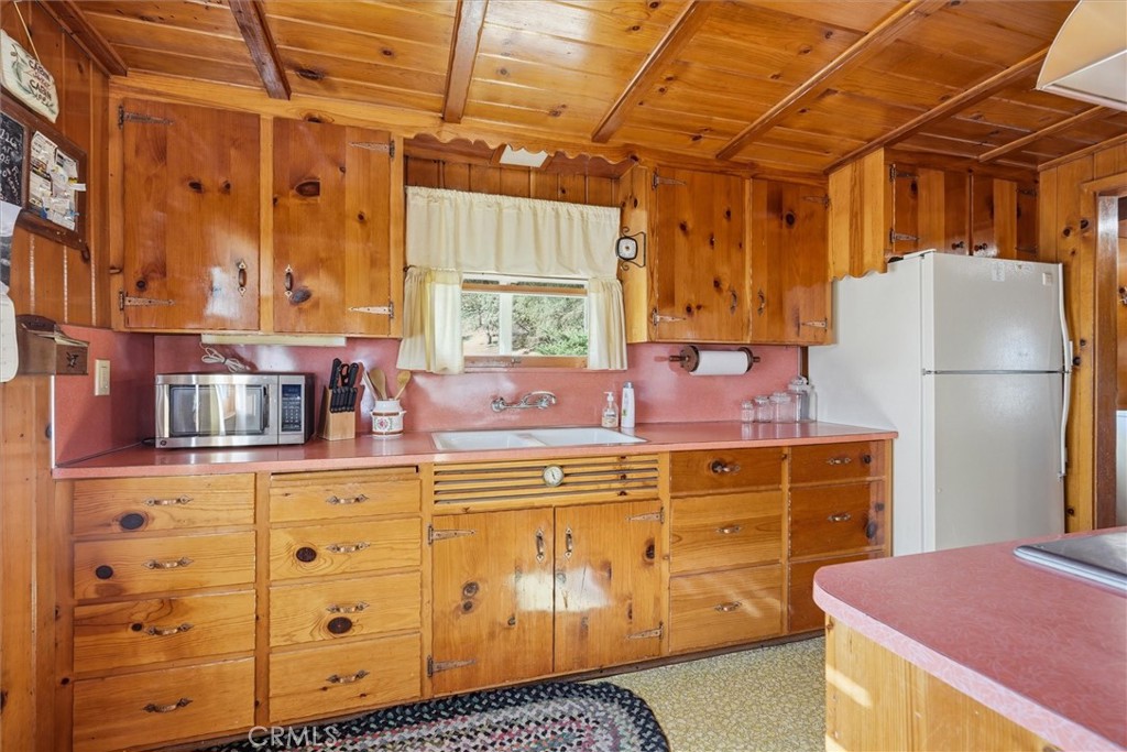 50015 Lilac Ln, Oakhurst, CA 93644