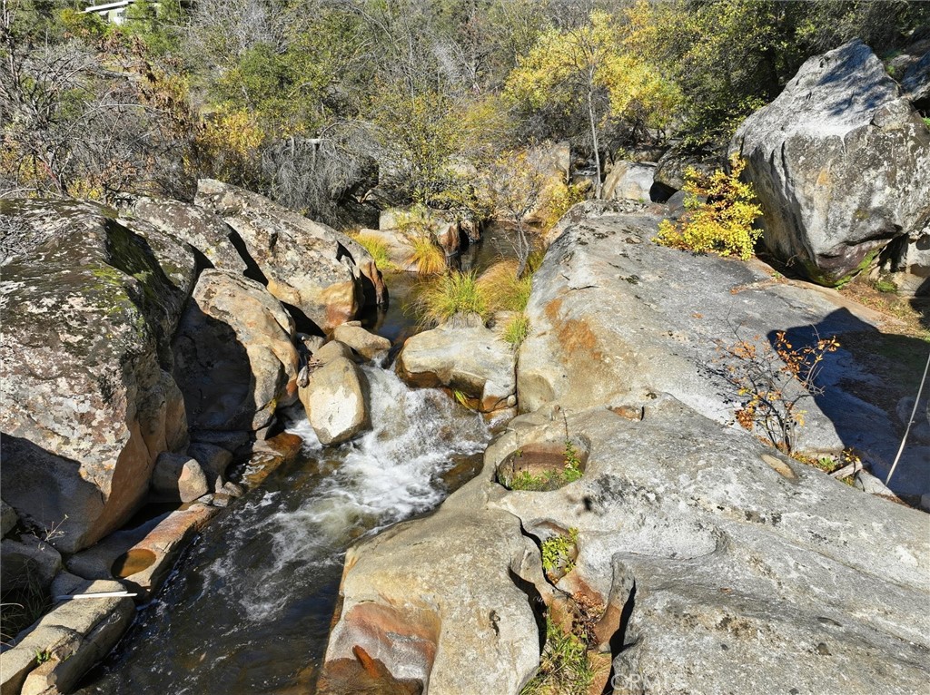 50015 Lilac Ln, Oakhurst, CA 93644