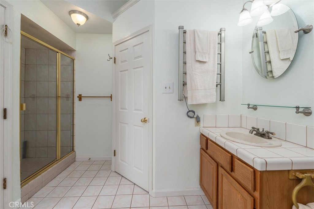 39309 Forest Park Ln, Oakhurst, CA 93644