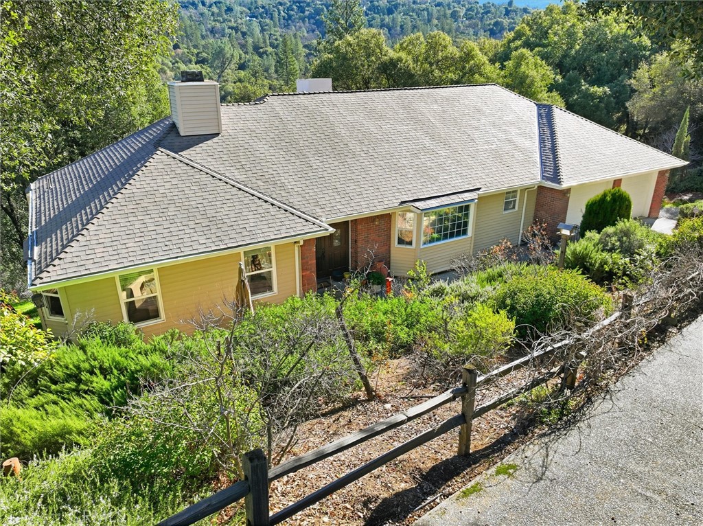 39309 Forest Park Ln, Oakhurst, CA 93644