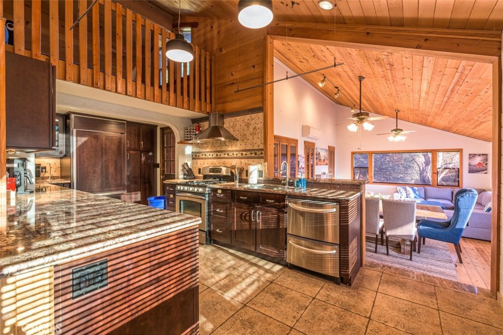 42203 Oak Ln, Oakhurst, CA 93644