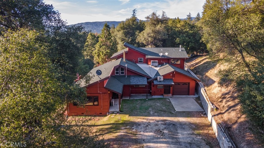 42203 Oak Ln, Oakhurst, CA 93644