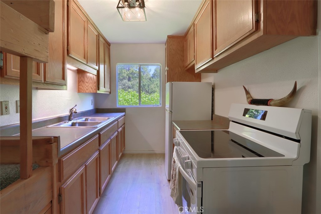 43016 Sunshine Mountain, Oakhurst, CA 93644