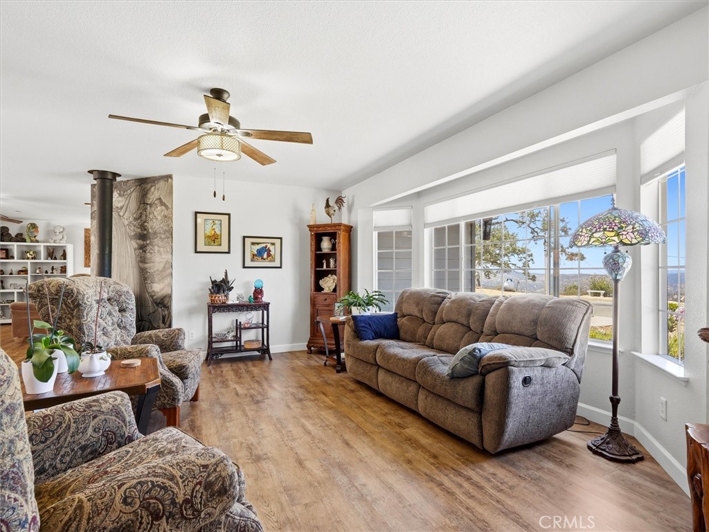 30491 Sentinel Dr, Coarsegold, CA 93614