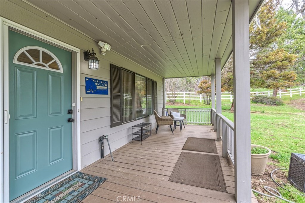 45221 Big Oak Ln, Oakhurst, CA 93644