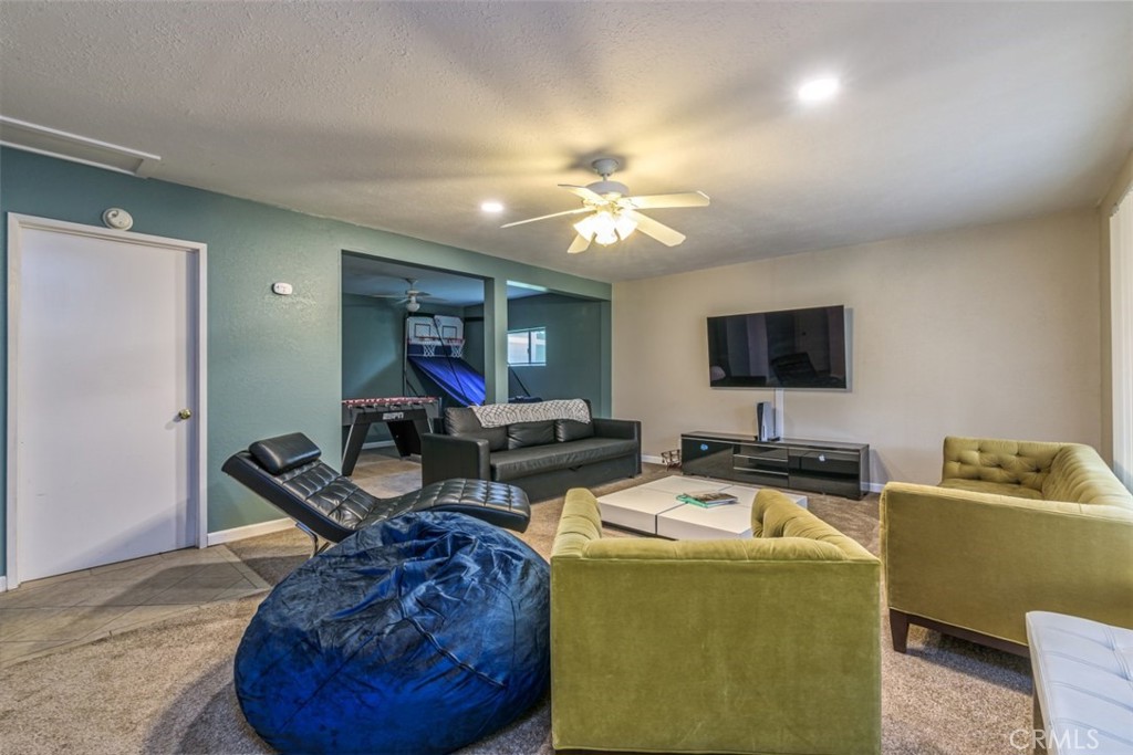 45221 Big Oak Ln, Oakhurst, CA 93644