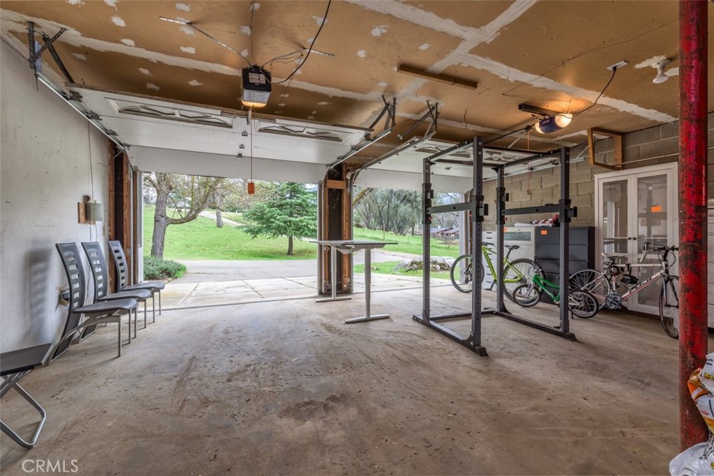 45221 Big Oak Ln, Oakhurst, CA 93644