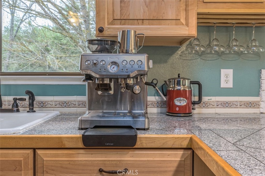 45221 Big Oak Ln, Oakhurst, CA 93644