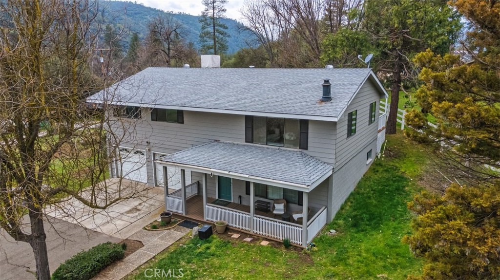 45221 Big Oak Ln, Oakhurst, CA 93644