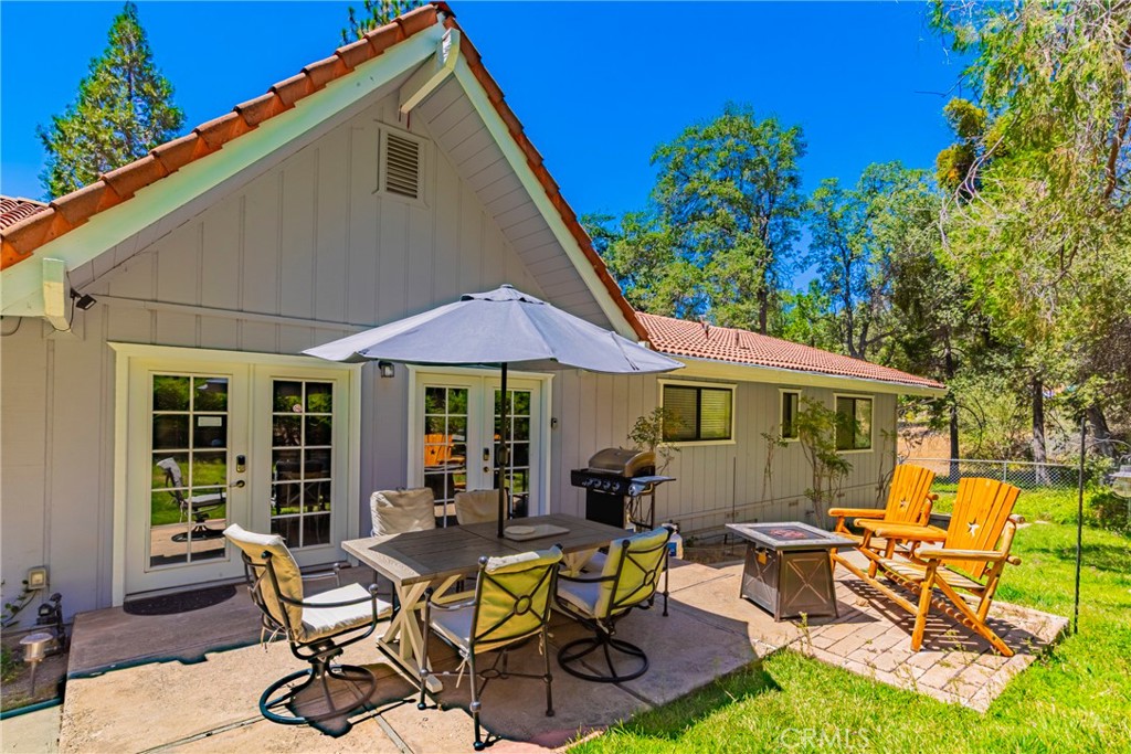 42395 Maples Ln, Oakhurst, CA 93644