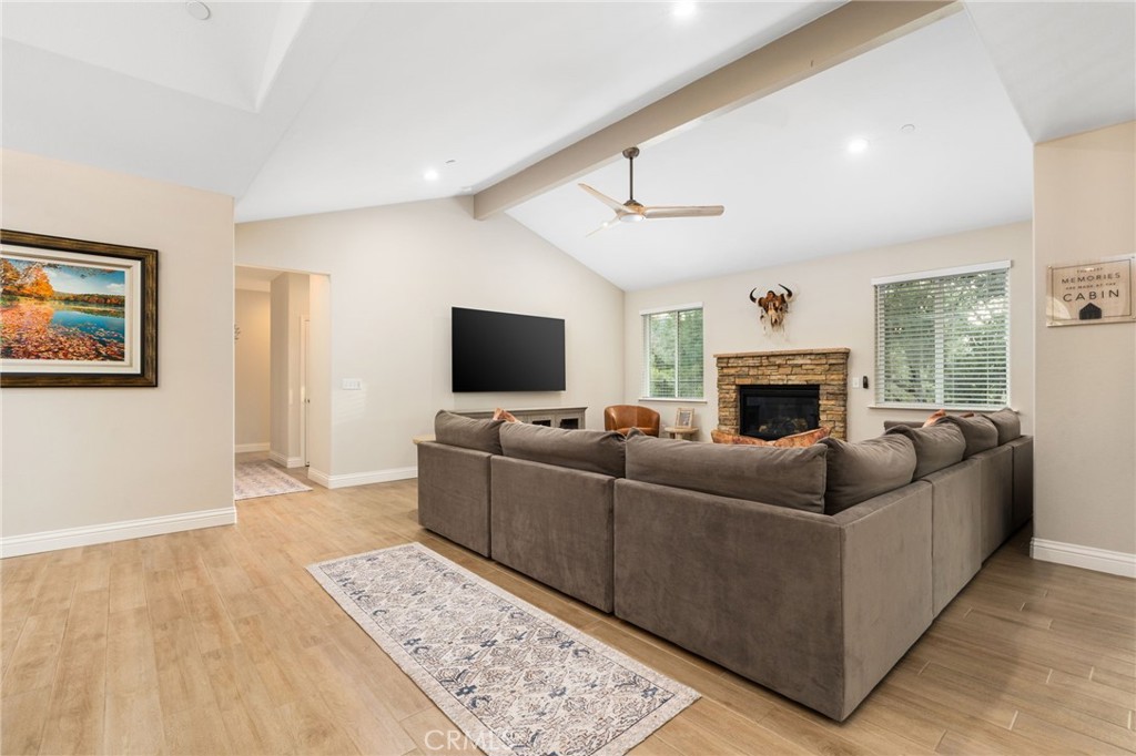 38614 Bon Veu, Oakhurst, CA 93644