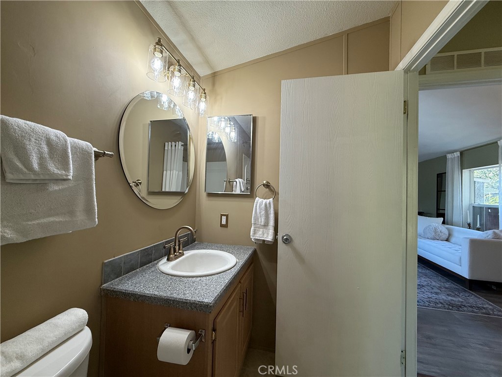 43555 Highway 41 #B23, Oakhurst, CA 93644
