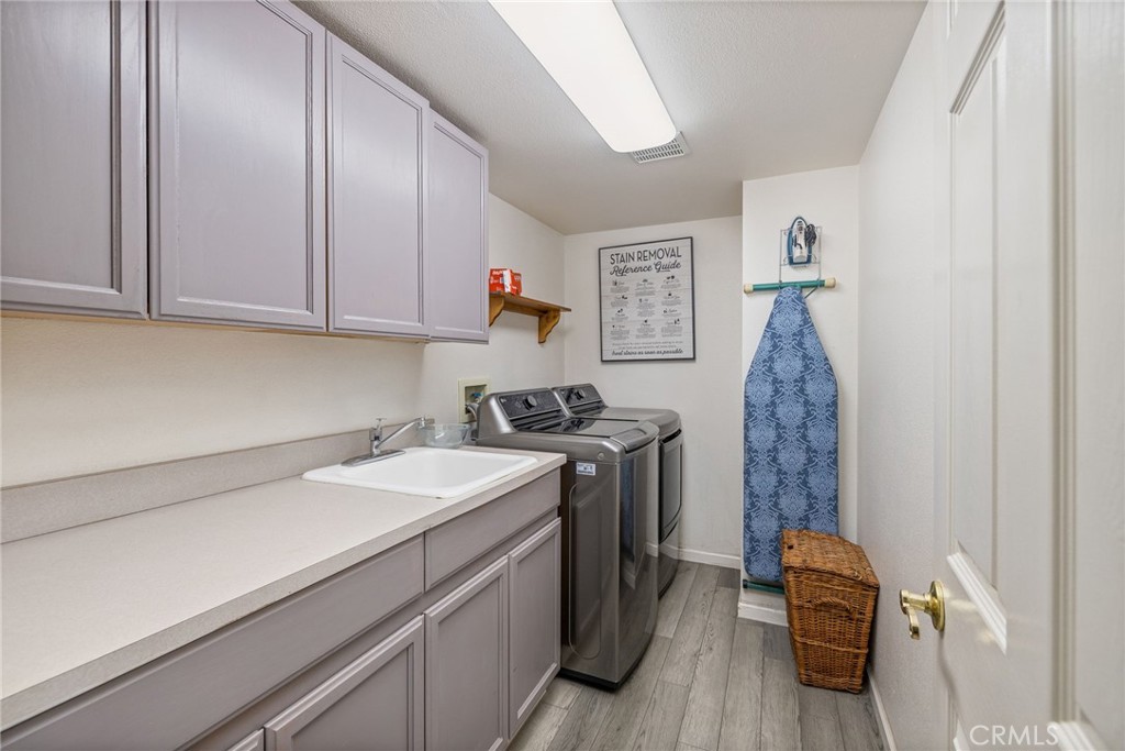 39301 Moonray Ln, Oakhurst, CA 93644