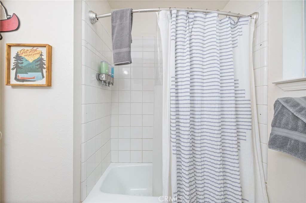 39301 Moonray Ln, Oakhurst, CA 93644