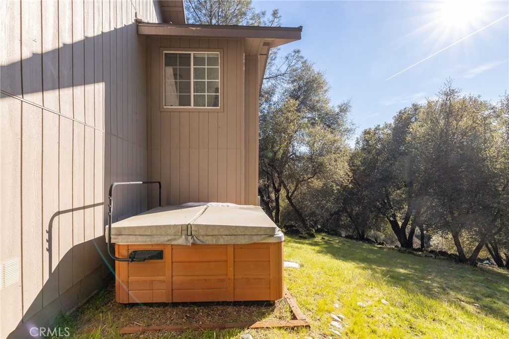 39301 Moonray Ln, Oakhurst, CA 93644