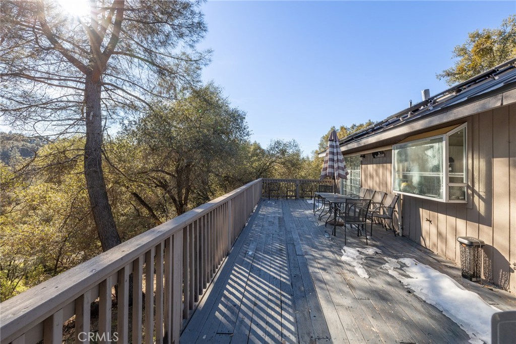 39301 Moonray Ln, Oakhurst, CA 93644