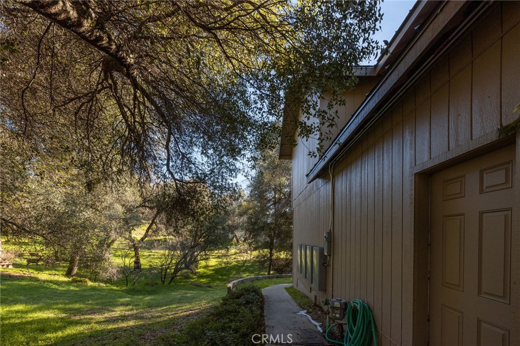 39301 Moonray Ln, Oakhurst, CA 93644