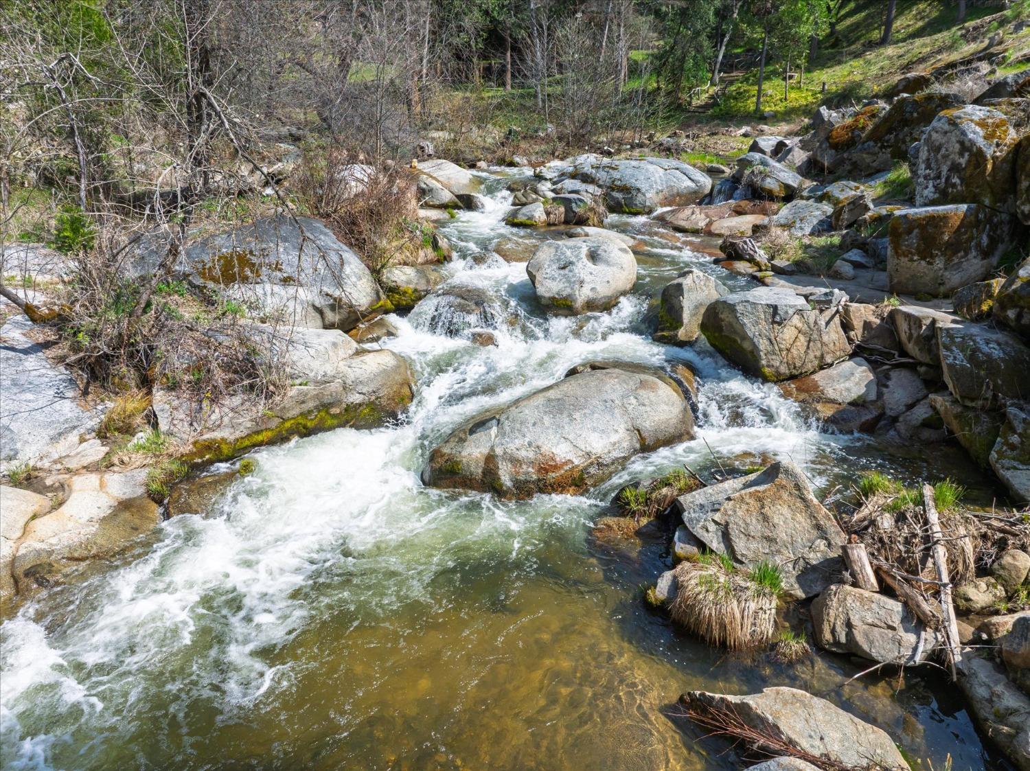 1 Springwood Ct, Oakhurst, CA 93644