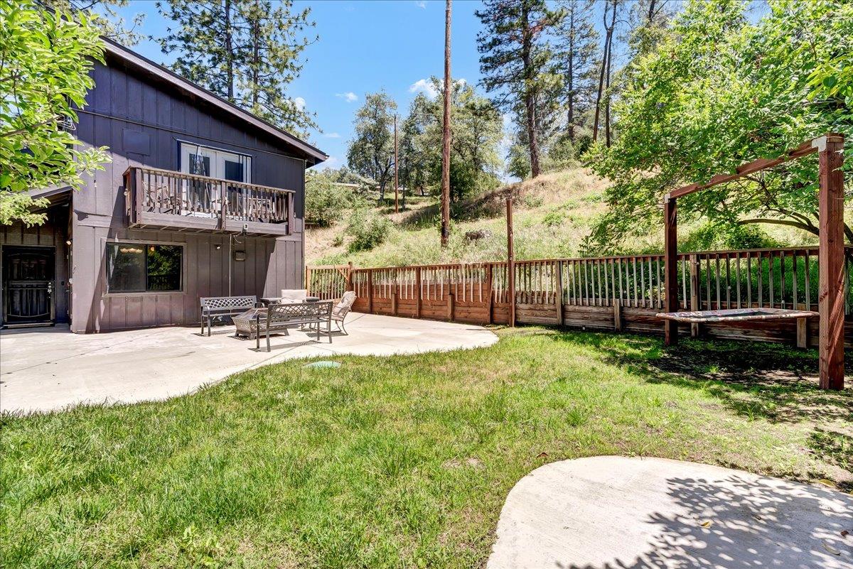 42939 Scenic Dr, Oakhurst, CA 93644
