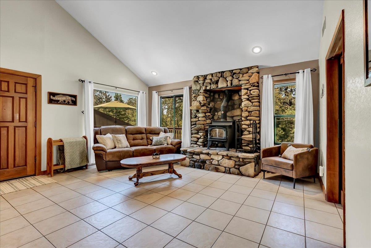 42939 Scenic Dr, Oakhurst, CA 93644