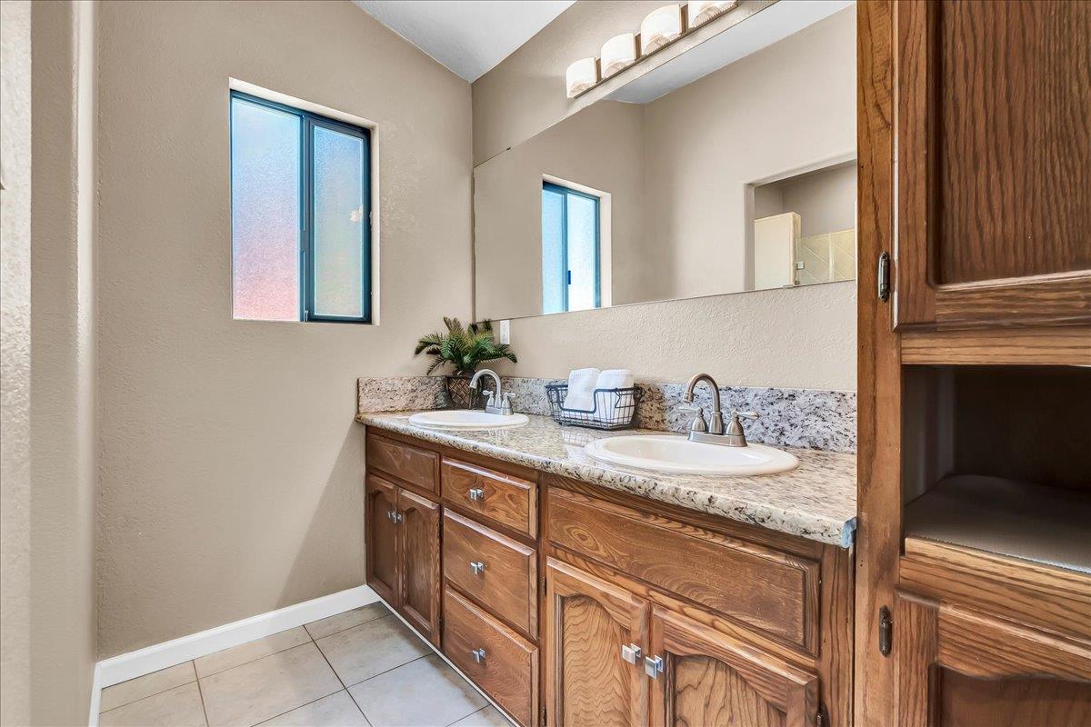 42939 Scenic Dr, Oakhurst, CA 93644