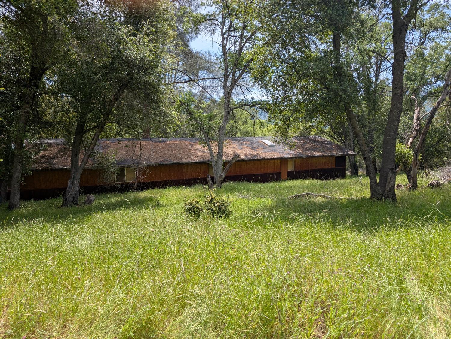 51668 Courtney Ln, Oakhurst, CA 93644