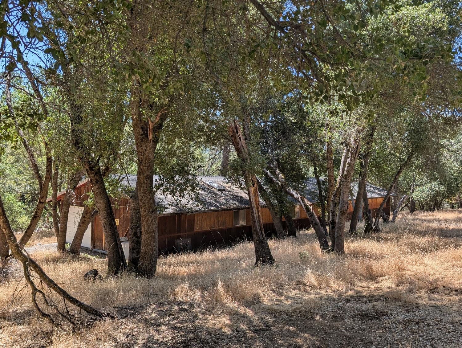 51668 Courtney Ln, Oakhurst, CA 93644