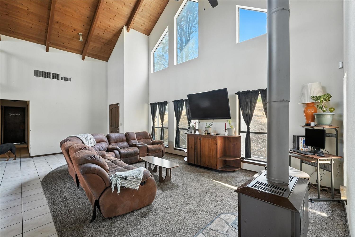 30449 Corral Dr, Coarsegold, CA 93614