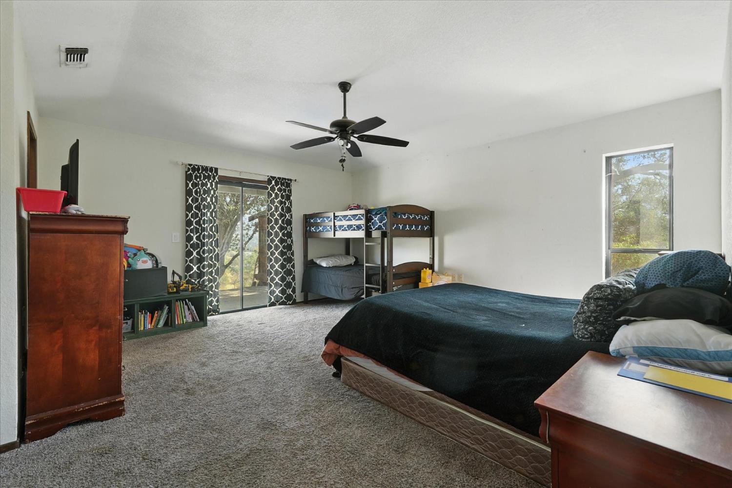 30449 Corral Dr, Coarsegold, CA 93614
