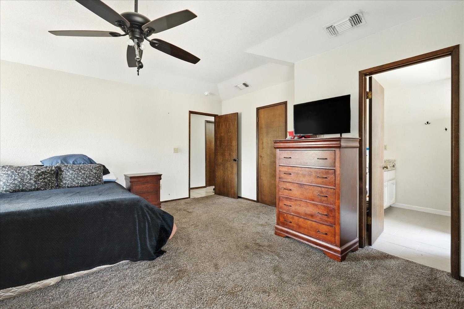 30449 Corral Dr, Coarsegold, CA 93614