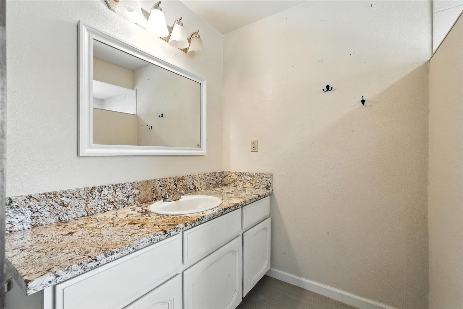30449 Corral Dr, Coarsegold, CA 93614