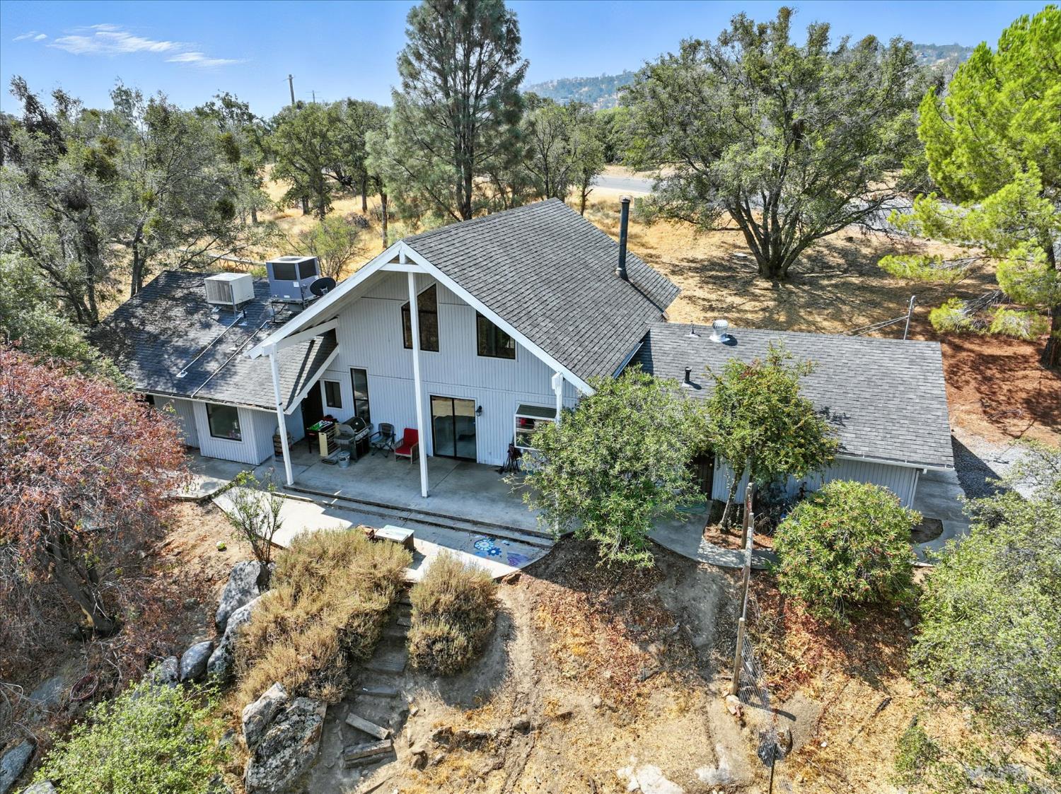 30449 Corral Dr, Coarsegold, CA 93614