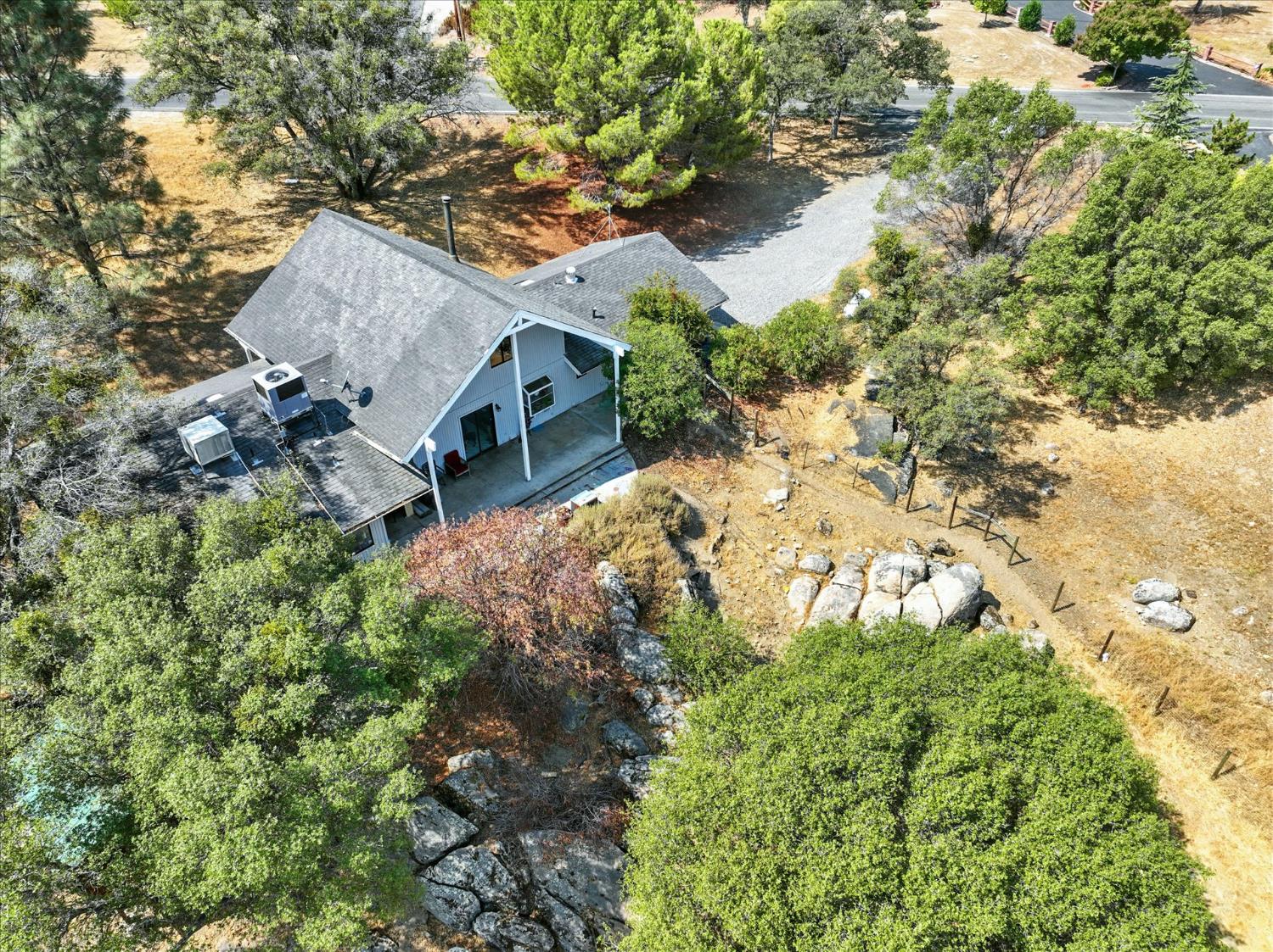 30449 Corral Dr, Coarsegold, CA 93614