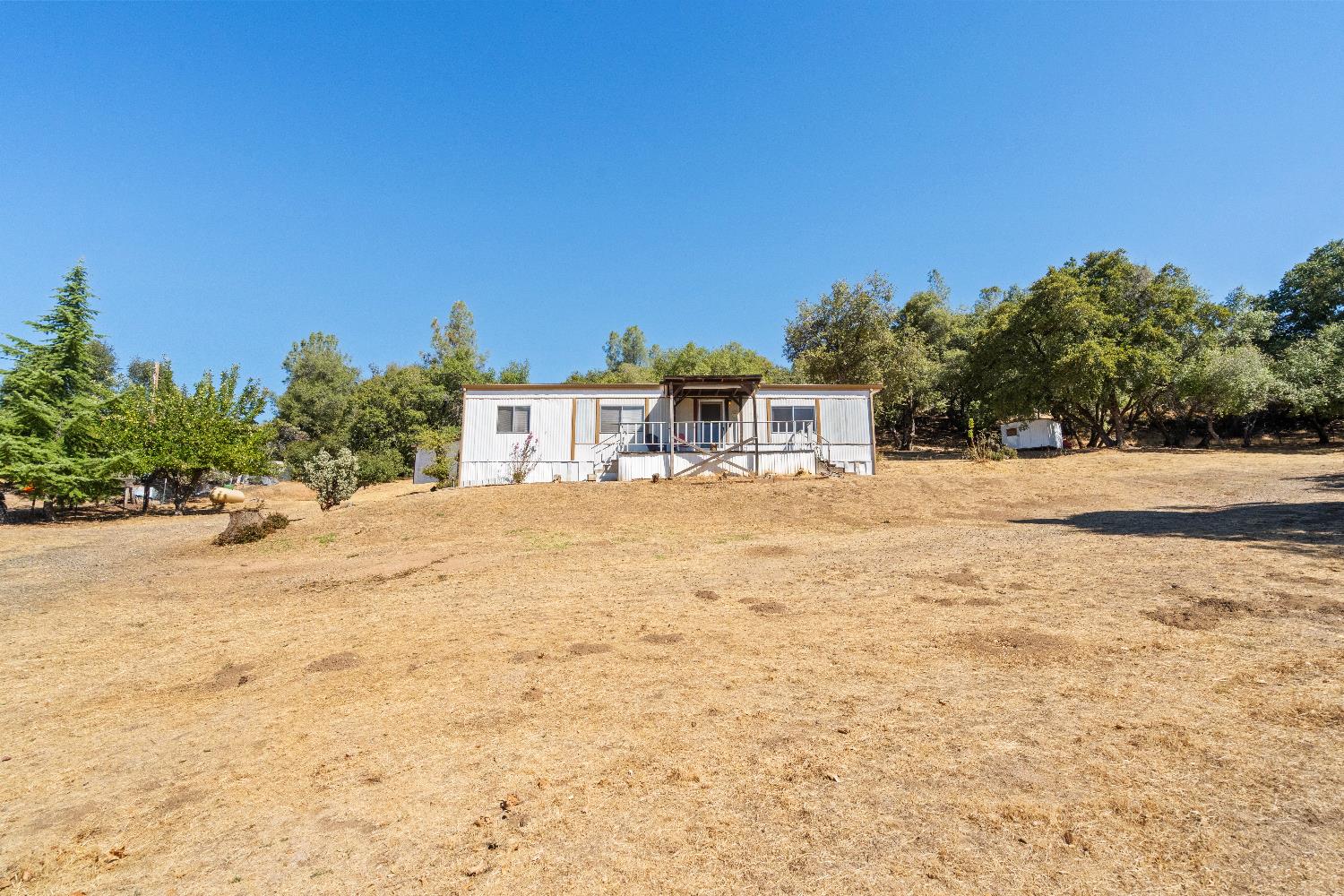 40882 Jean Rd E, Oakhurst, CA 93644