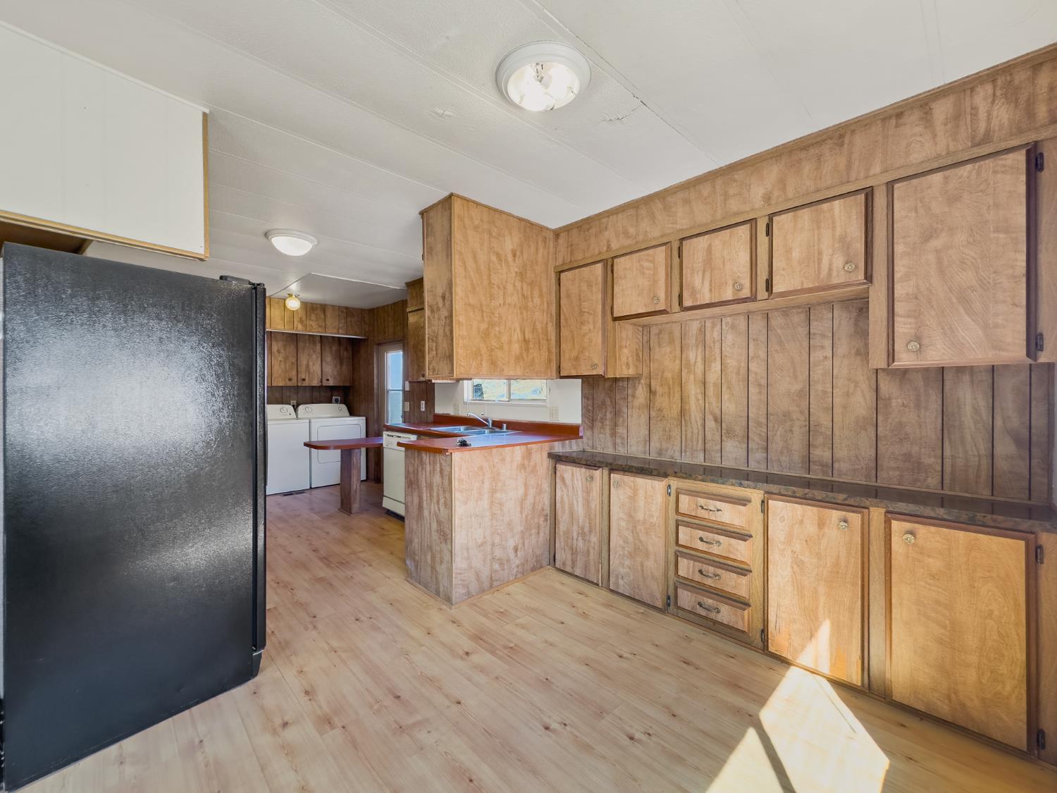 40882 Jean Rd E, Oakhurst, CA 93644