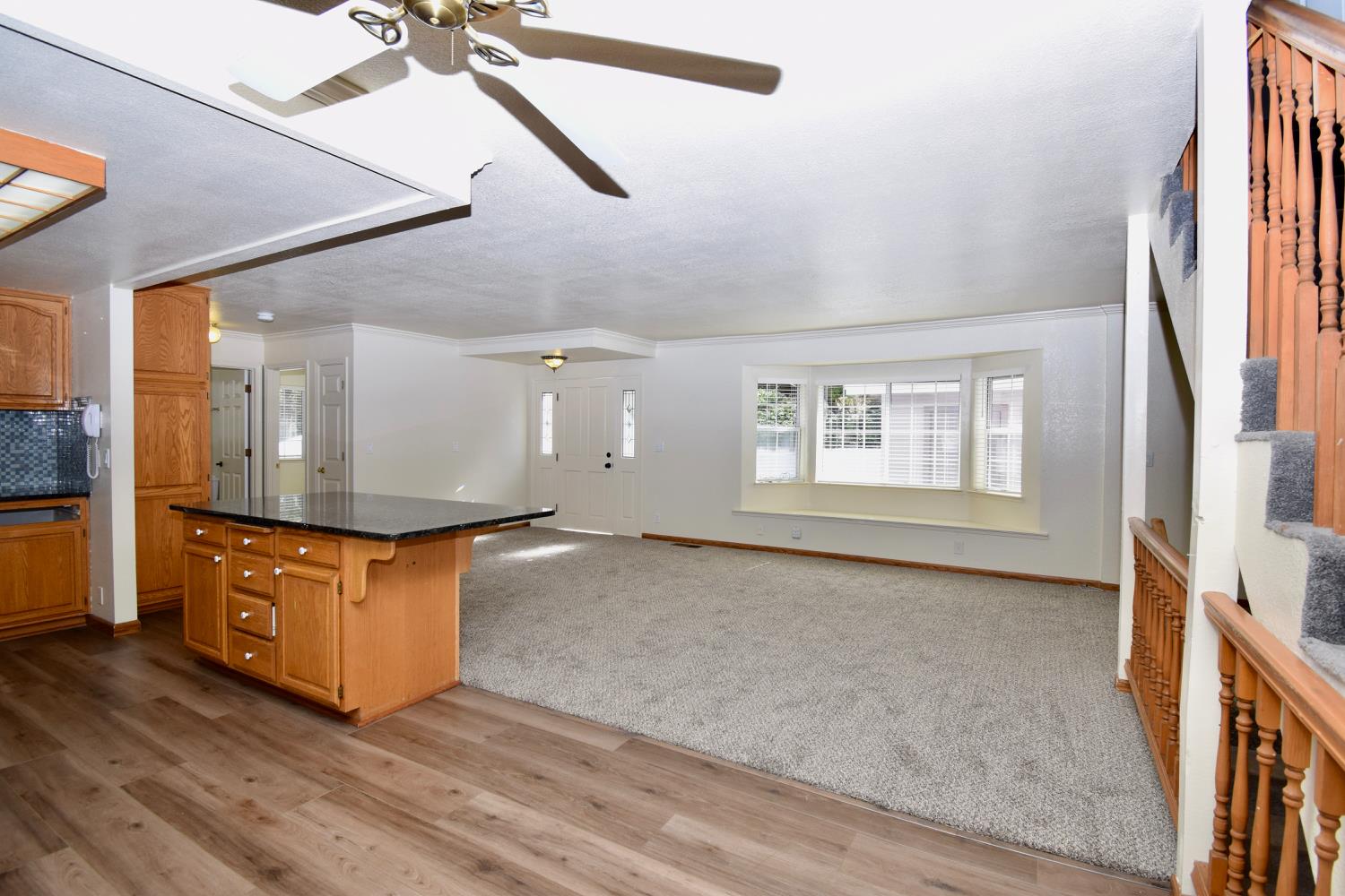 39314 Manzanita Dr, Oakhurst, CA 93644